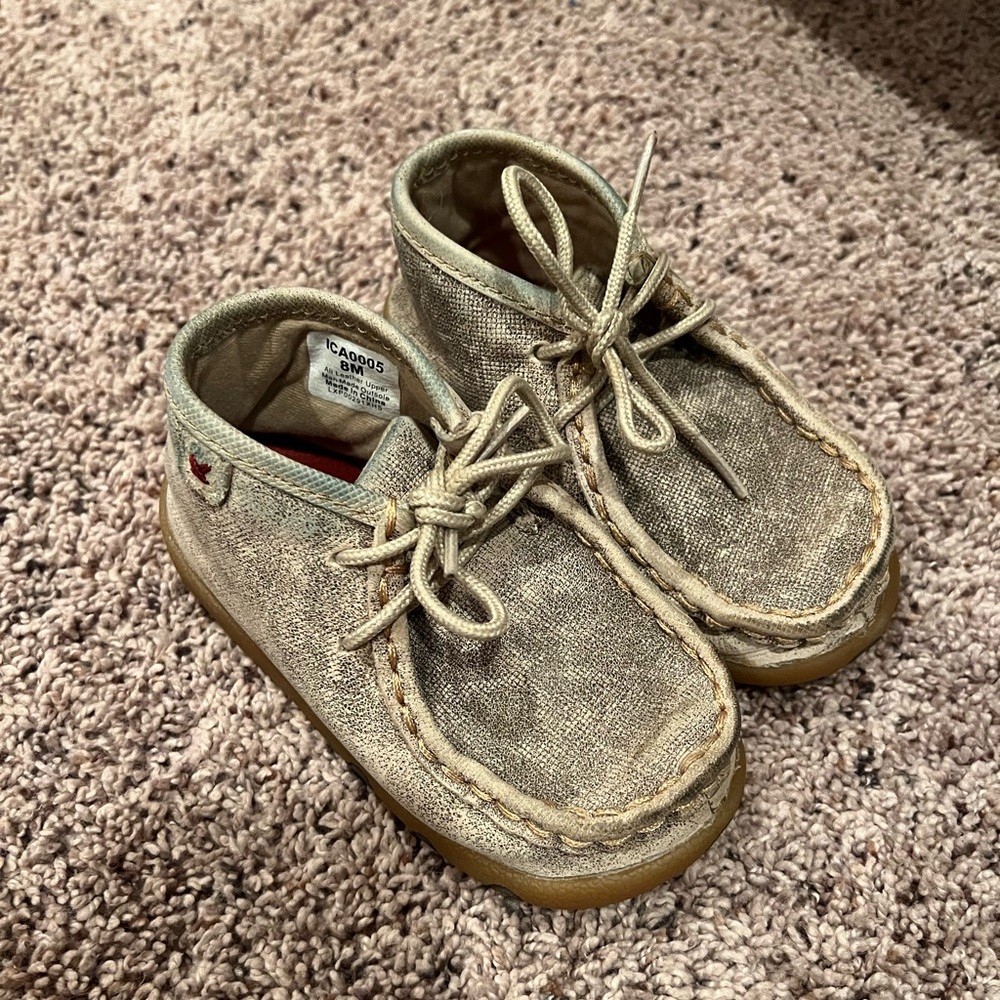 Twisted X size 8